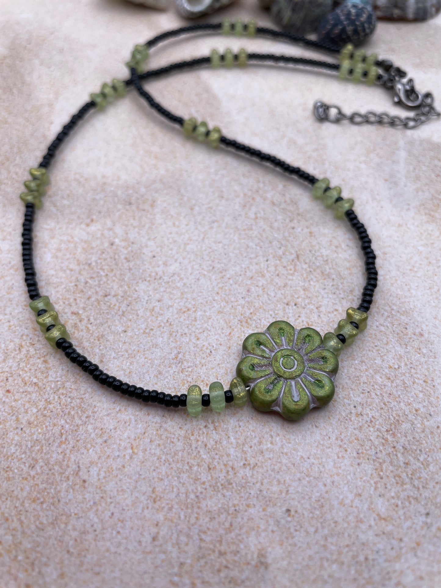 Daisy Green Necklace